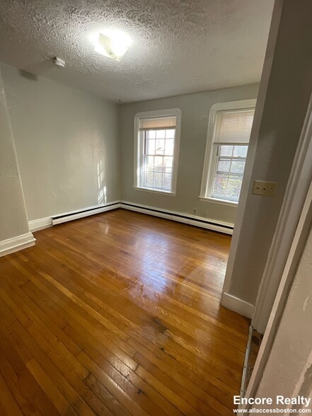 Building Photo - 41 Anderson St