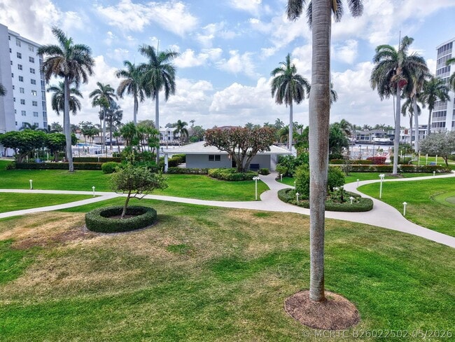 Building Photo - 3224 S Ocean Blvd