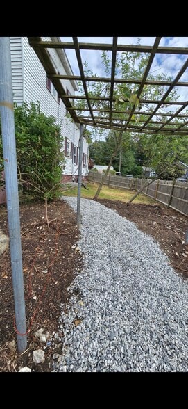 Building Photo - 41 Carleton Ave