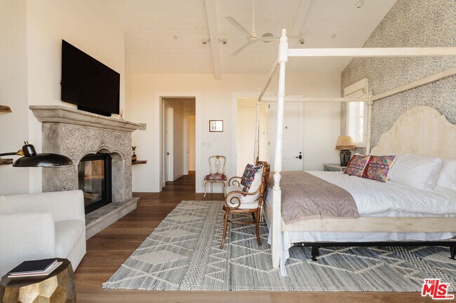 Building Photo - 5770 Busch Dr