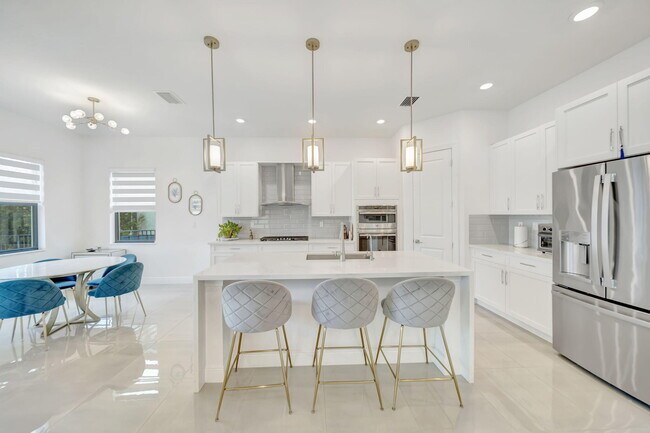 Building Photo - 12055 Lake Trail Ln