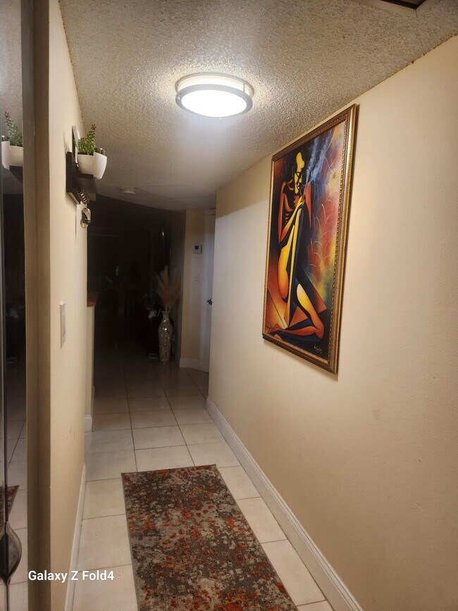 Building Photo - 7831 S Colony Cir