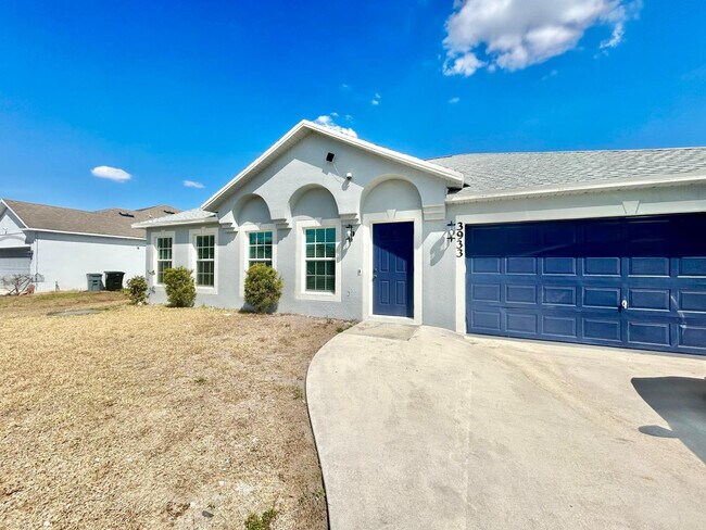 Building Photo - 3933 SW Kakopo St