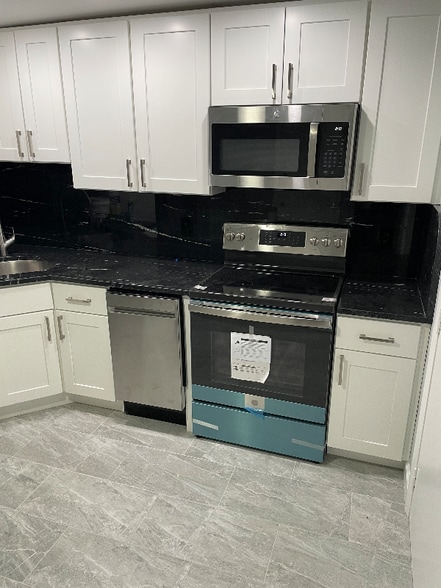 Primary Photo - 333 Central St