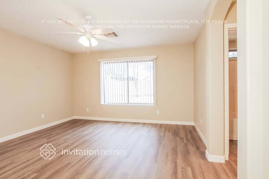 Building Photo - 2423 S 82nd Ln