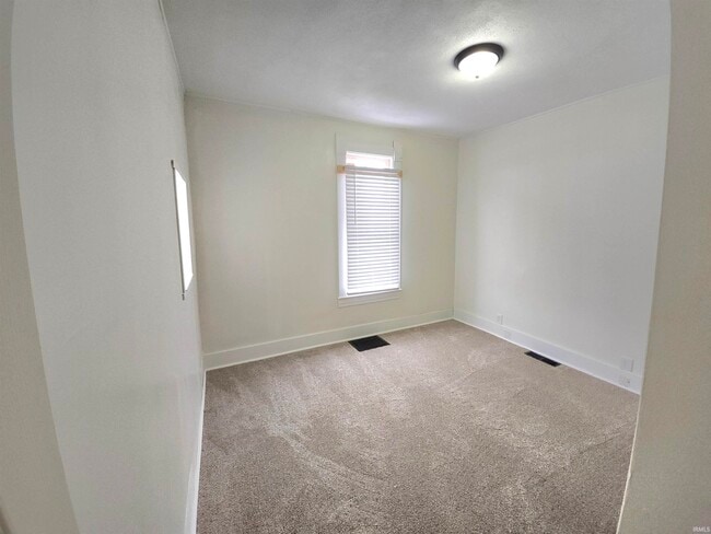 Building Photo - 1302 N Lafountain St