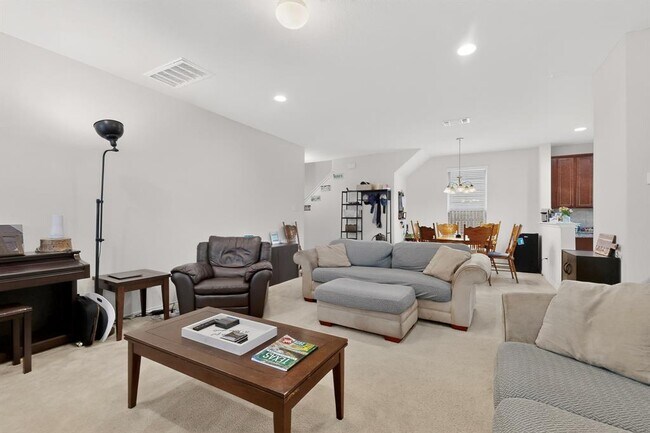 Building Photo - 262 Zuma Dr