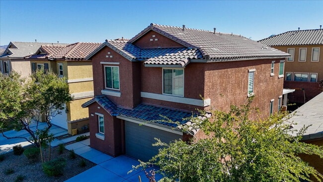 Building Photo - Gorgeous 4BR/2.5BA/2GA Two-Story Gem in Gated Community!