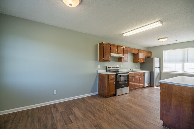 Building Photo - 1464 Flo Zechman Dr