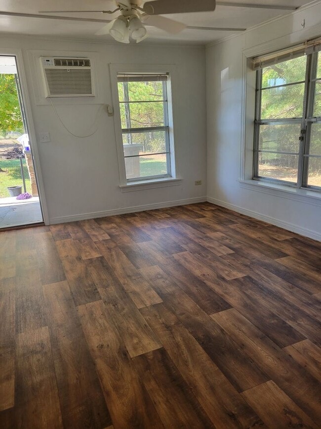 Building Photo - 6555 AR-252