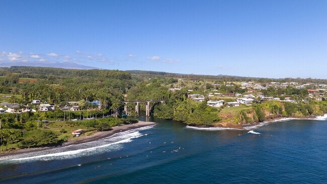 Building Photo - Oceanfront Estate: The Honolii Hale