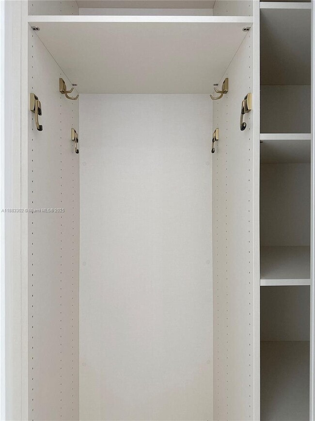 Building Photo - 2655 S Bayshore Dr