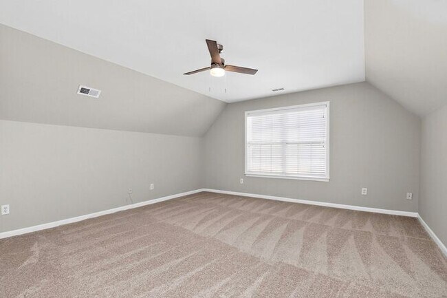 Building Photo - Recently Updated 4BD/2.5BA Home in Melbourne Community of Huntersville!