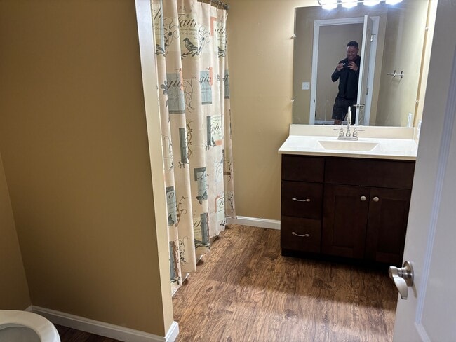 Building Photo - 402 Susannah Ave