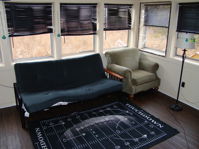 Building Photo - 13 Back River Rd