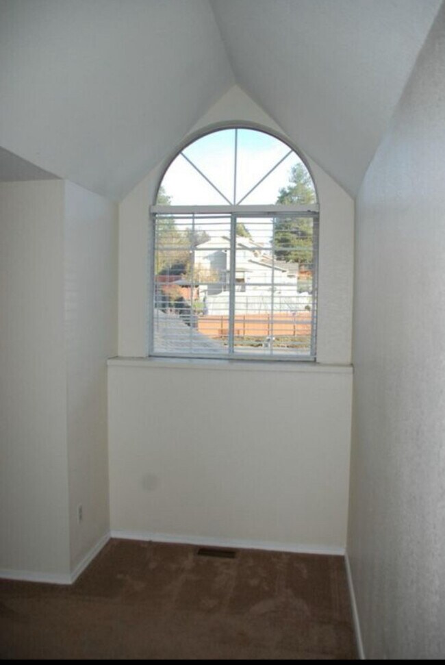 Building Photo - 2533 193rd Pl SW