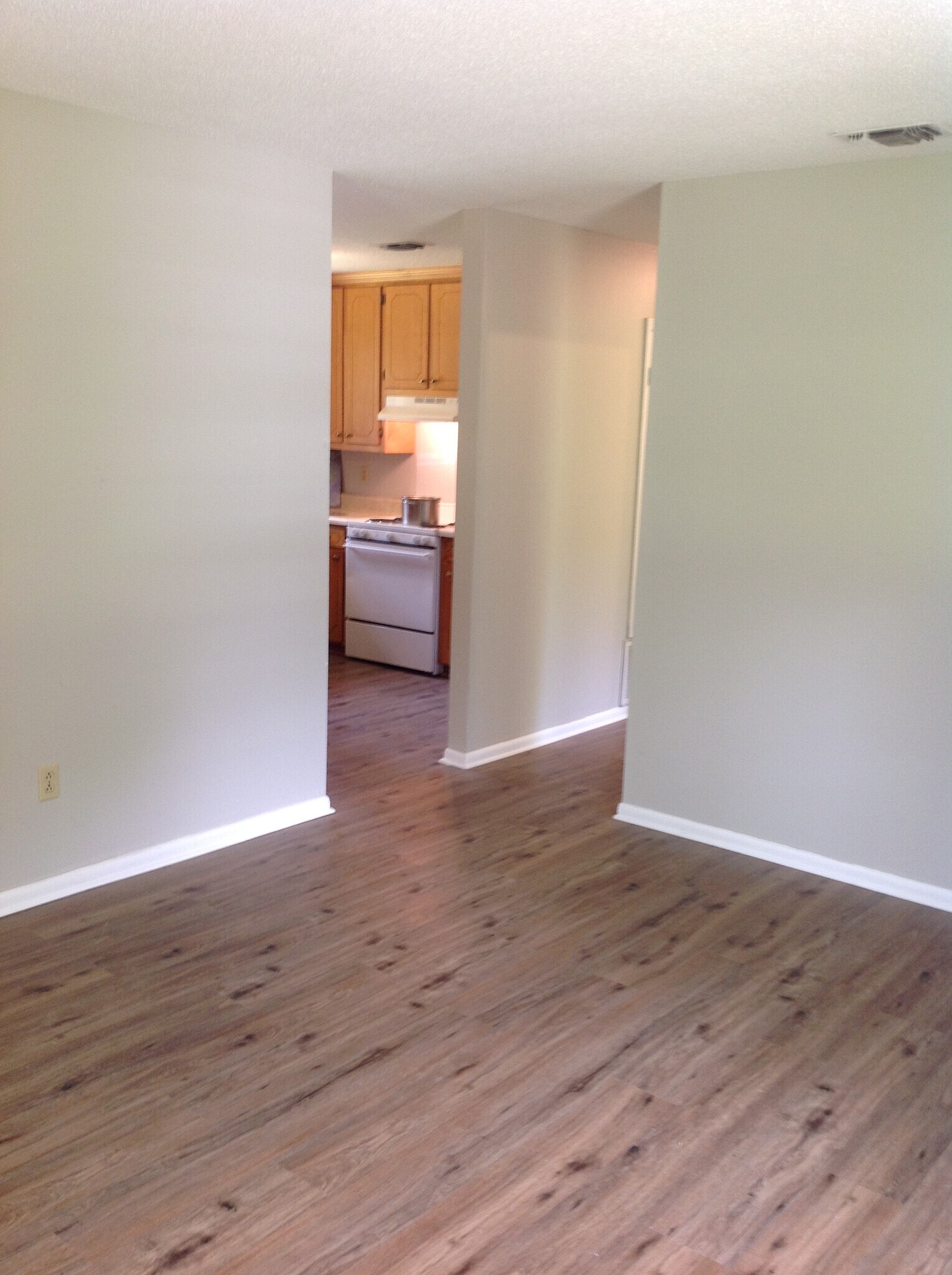 Building Photo - 2065 Marion Dr S