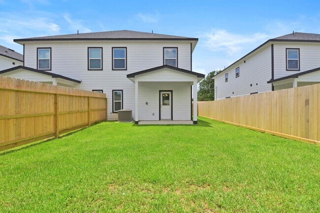 Building Photo - 2613 Randolph Rd