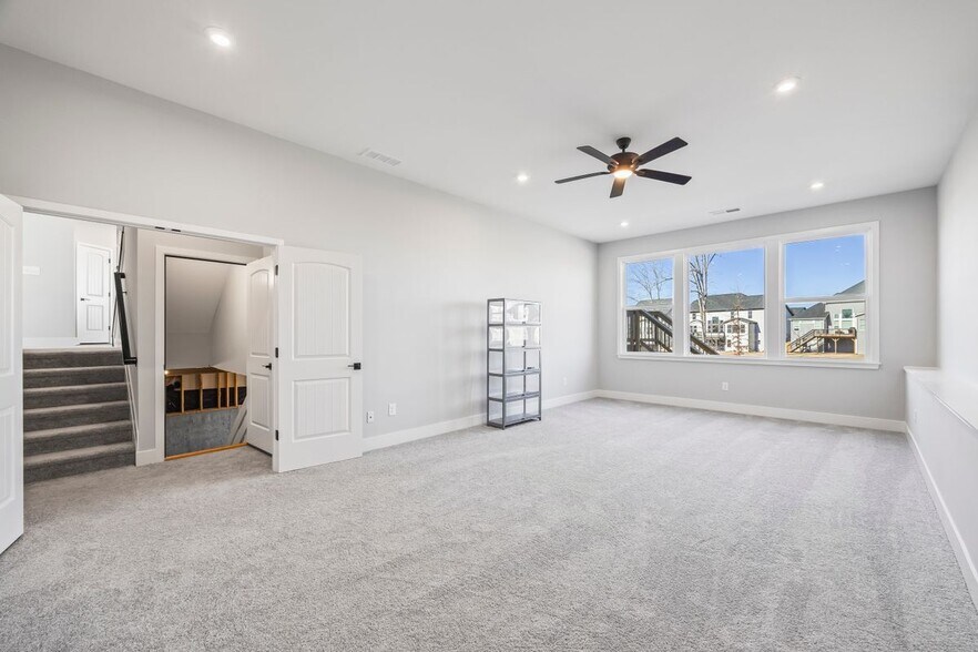 Building Photo - 72 Clear Lk Pkwy