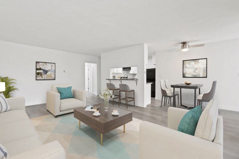 Building Photo - 712 S Fernwood St