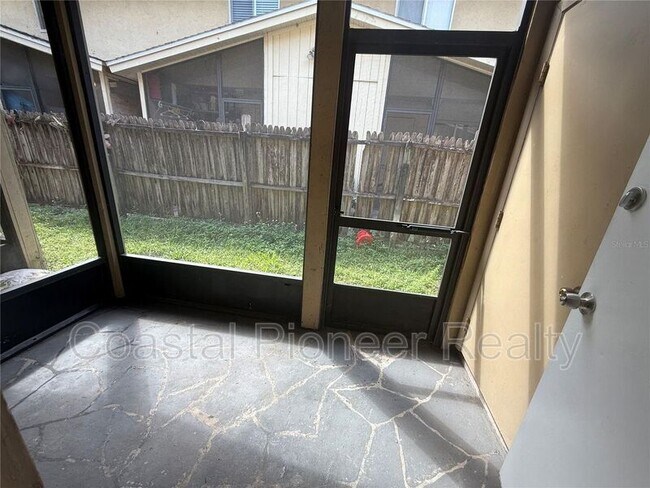 Building Photo - 217 S Moss Rd