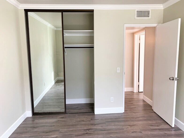 Guest bedroom - 415 Montana Ave
