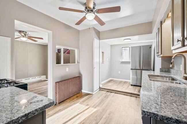 Building Photo - Updated 3 bedroom in Elliot Minutes from the West End Overlook!