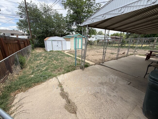 Building Photo - 500 26th Ave Ct