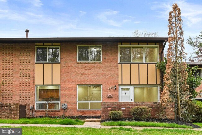 Building Photo - 10109 Fair Wds Dr