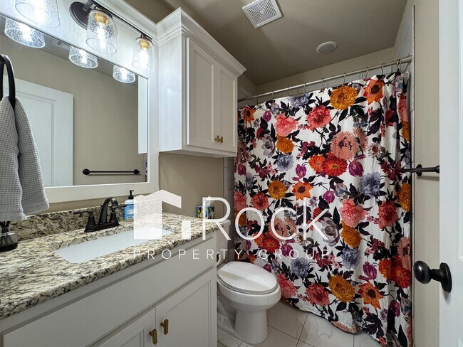 Building Photo - Beautiful 3 Bedroom Home with Study in Westmoore Area of OKC *HALF OFF 1st Month's Rent*