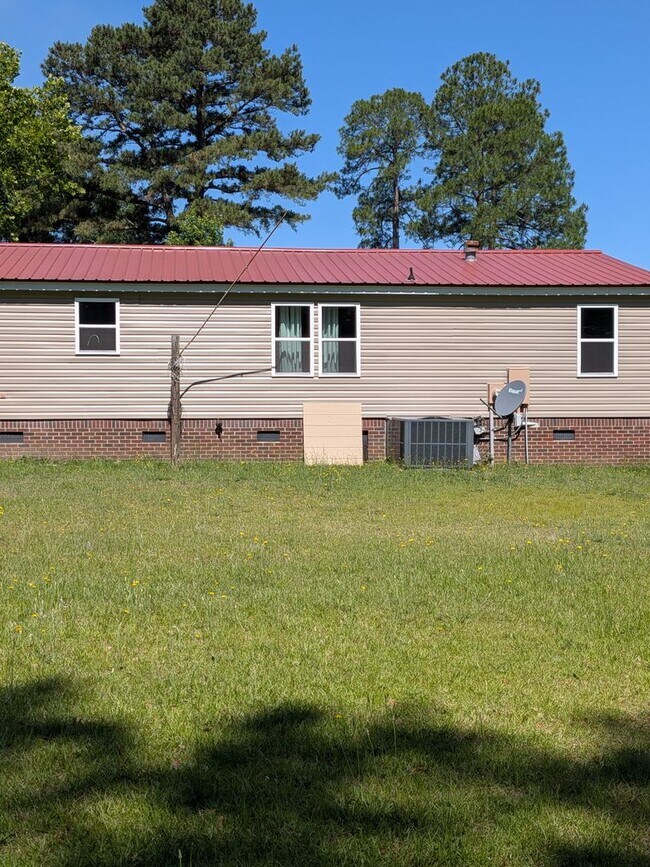 Building Photo - 253 Chicken Ln