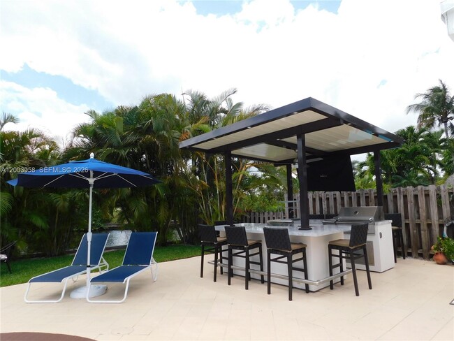 Building Photo - 108 NE 30th St