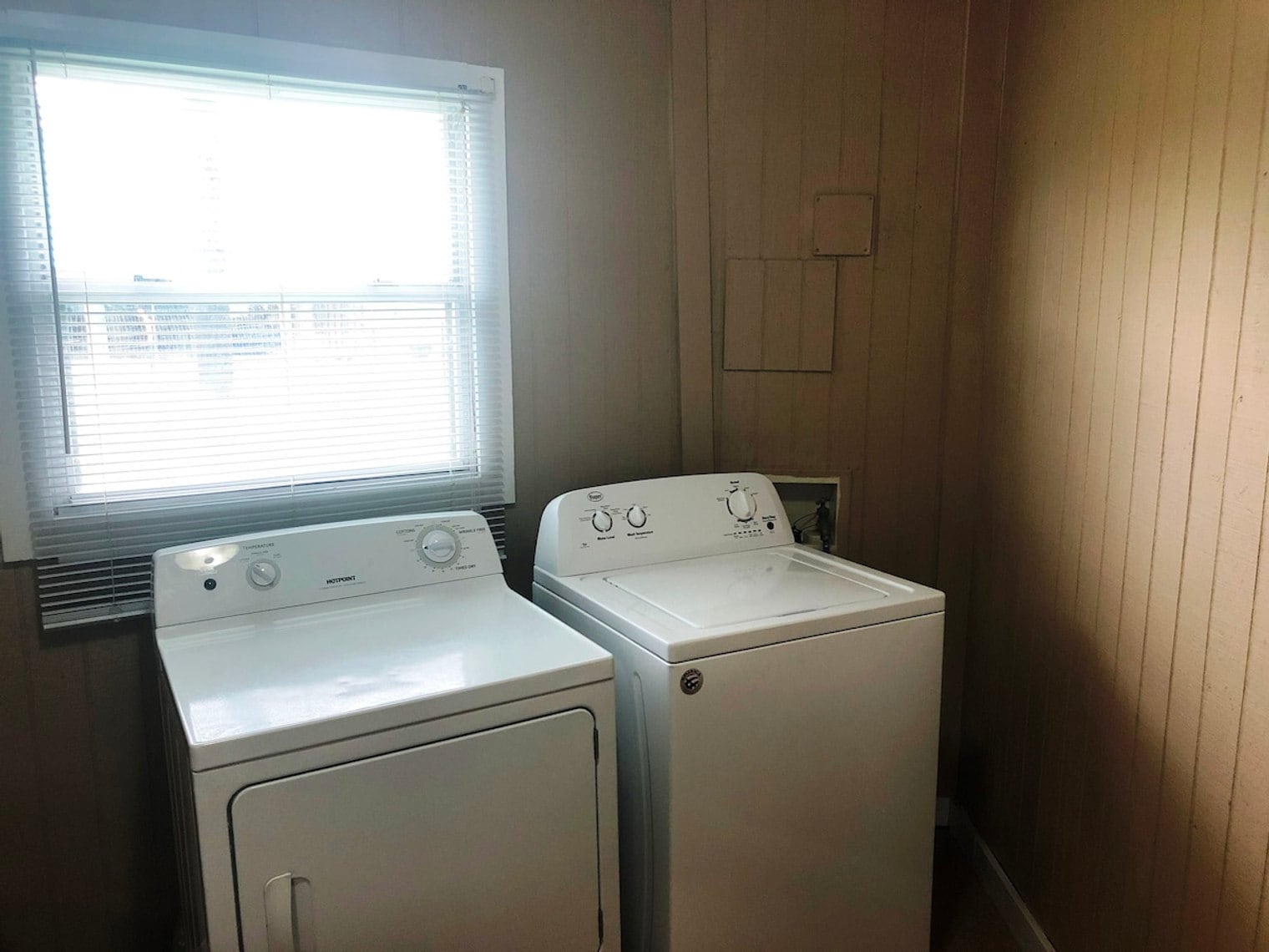 Building Photo - 1923 Eleventh Street-SI ID1023219P