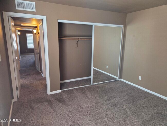 Building Photo - 10055 E Mountainview Lake Dr