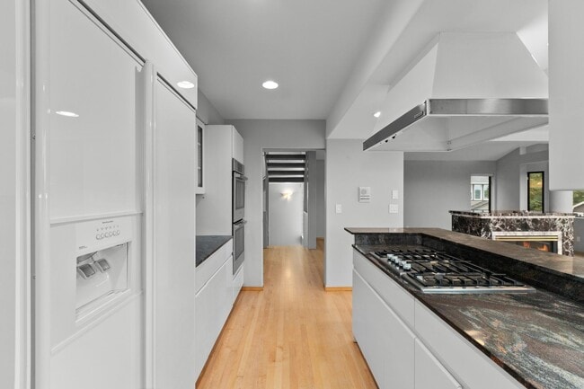 Building Photo - 4Bd/2.5Ba Seattle House