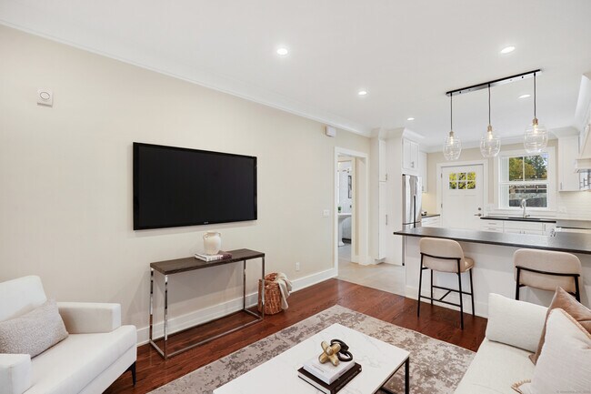 Building Photo - 31 East Ave