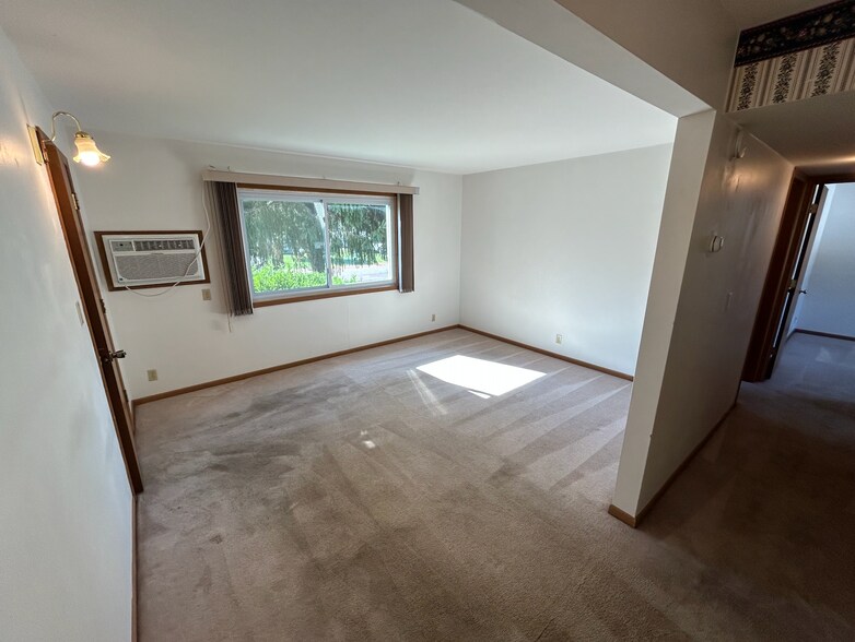 Building Photo - 2310 Radtke Ave