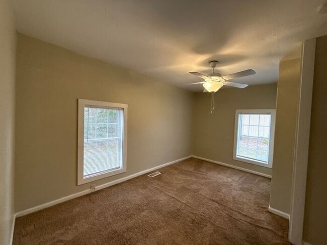 Building Photo - Duplex - Salisbury