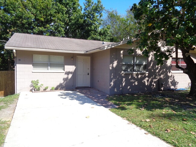 Primary Photo - 120 Olive St
