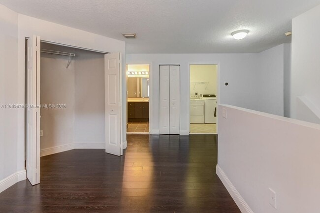 Building Photo - 2727 Treasure Cove Cir