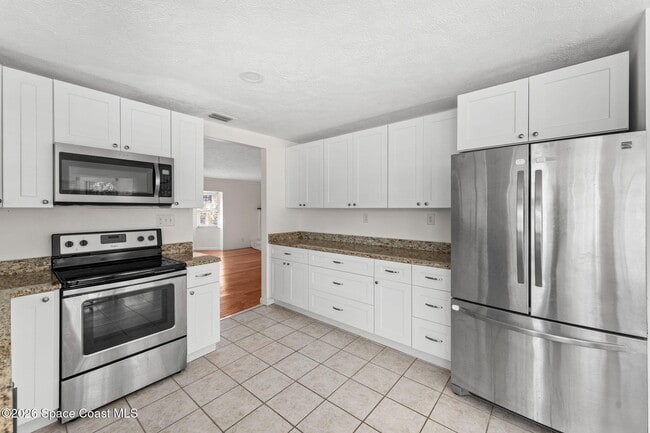 Building Photo - 247 Saldon Ln