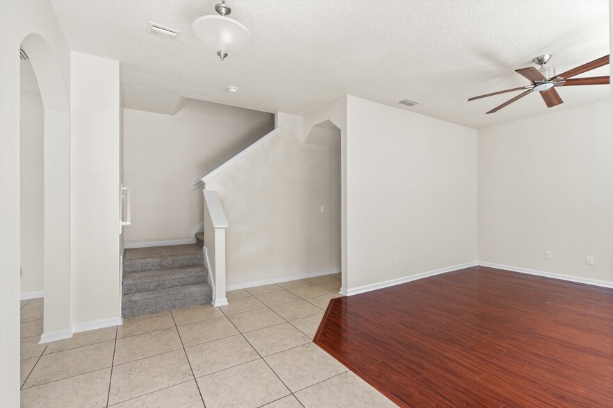 Building Photo - 3851 Aubrey Ln