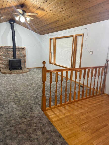 Building Photo - 9342 Sumas Rd