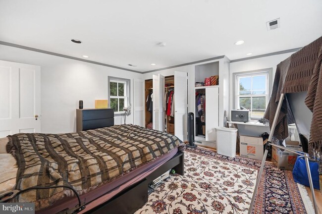 Building Photo - 11641 Glen Rd