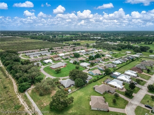 Building Photo - 360 Grove Cir