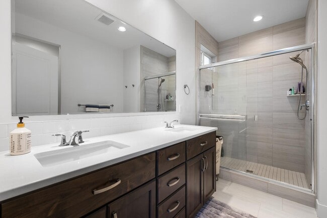 Building Photo - 9030 W Bowie St