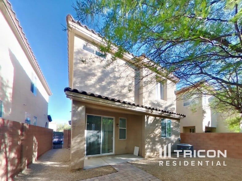 Building Photo - 7549 Brisa Del Mar Ave