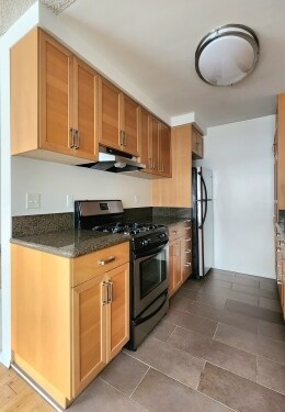 Interior Photo - 10323 Missouri Ave