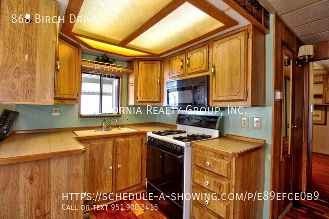 Building Photo - 868 Birch Dr