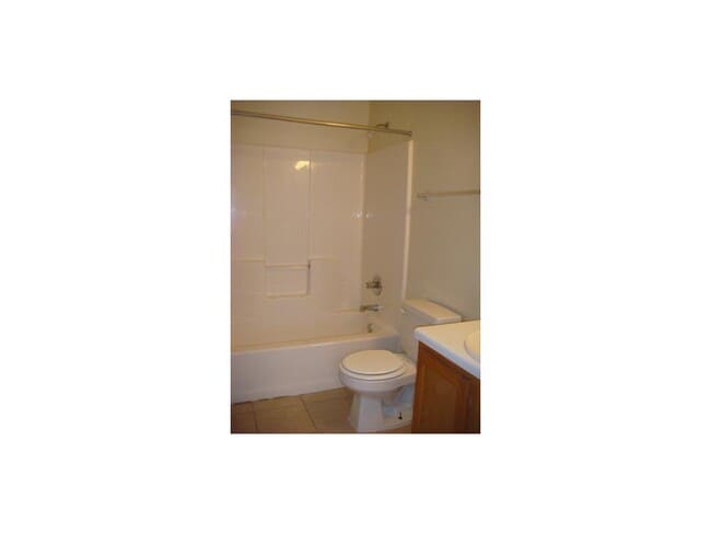 Building Photo - Stage Road Duplex Available in March!